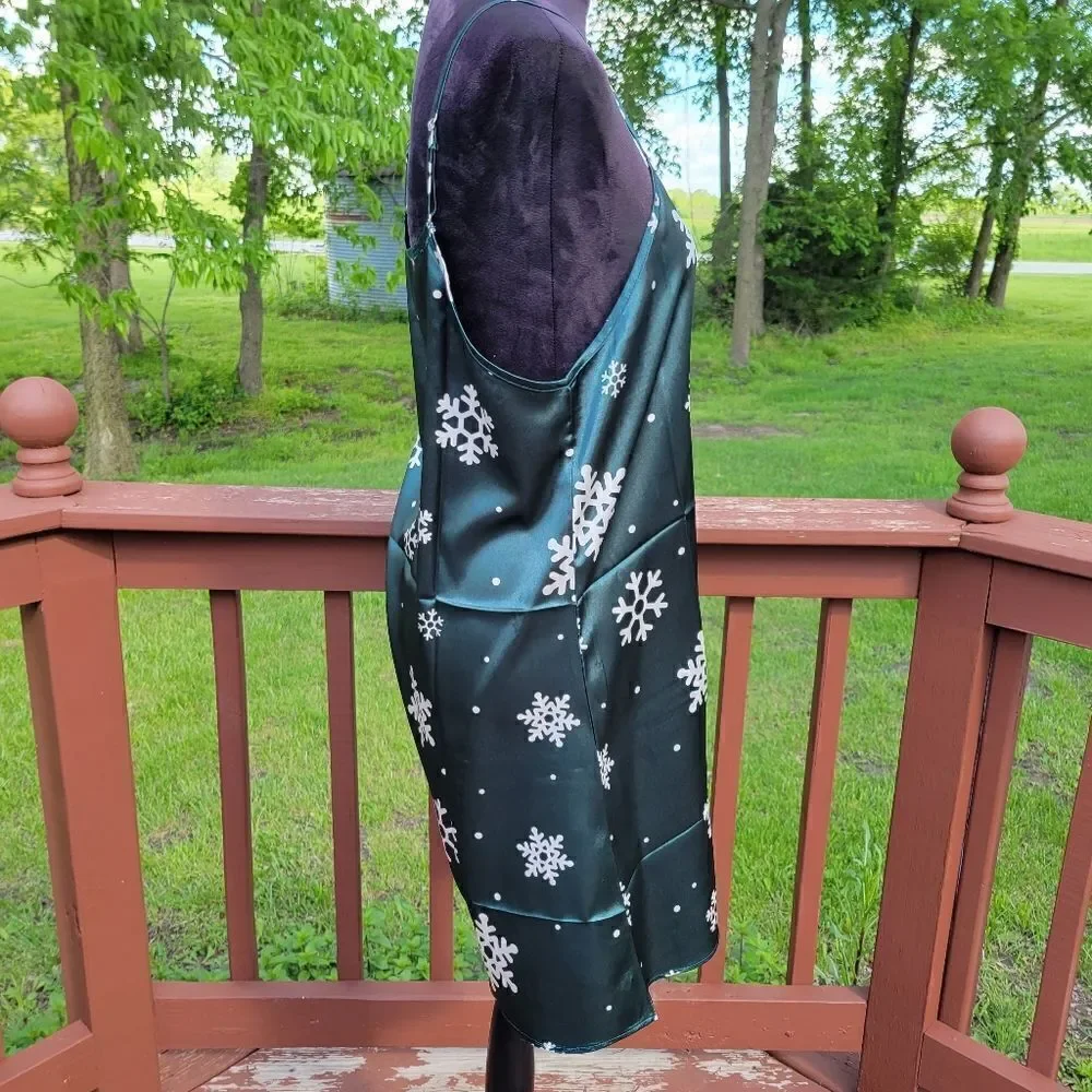 Ladies Snowflake Print Slip Christmas Crew Neck Spaghetti Strap Sleep Gown, XL